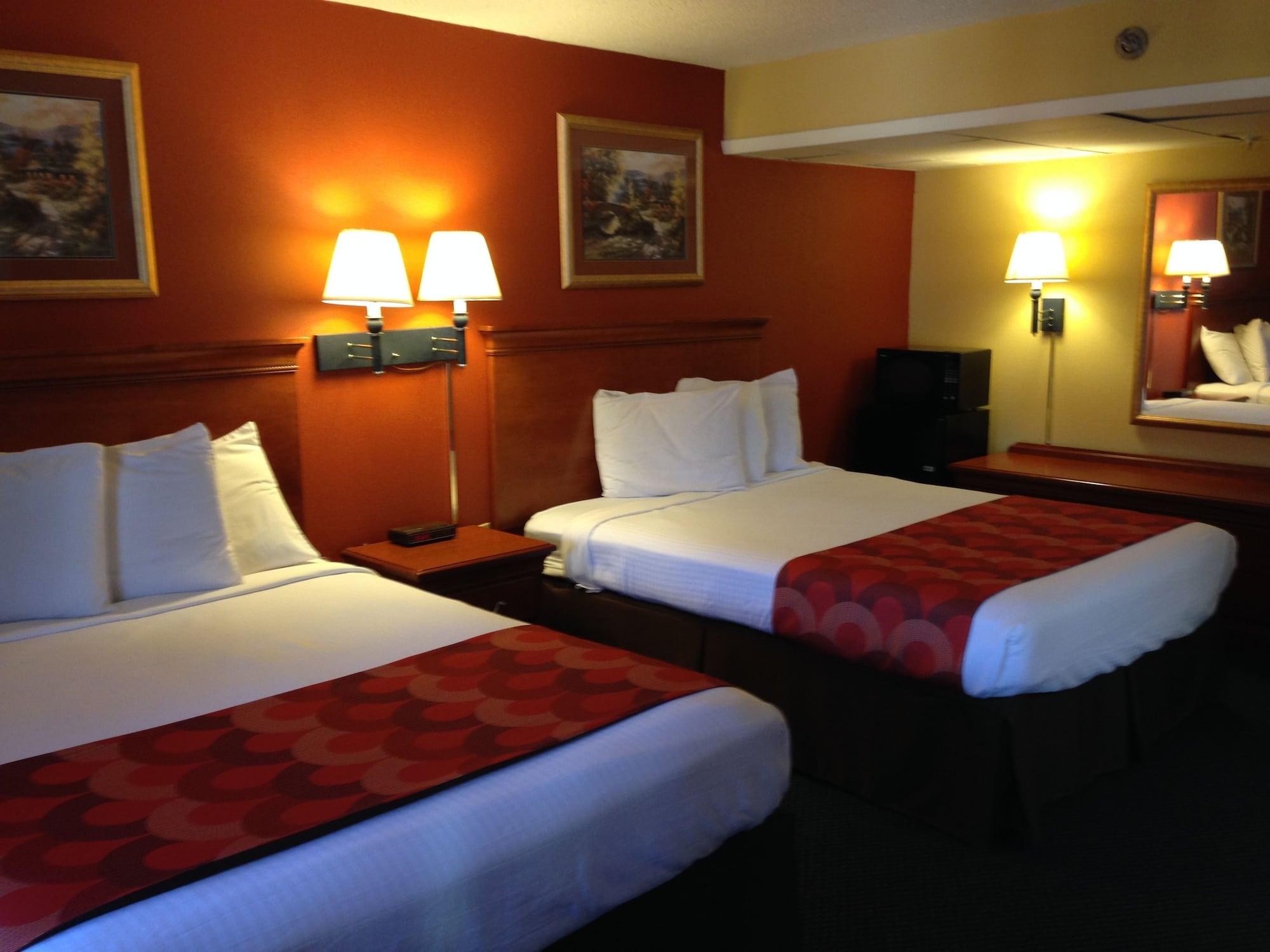 Super 8 By Wyndham Downtown Gatlinburg At Convention Center Hotel Bagian luar foto