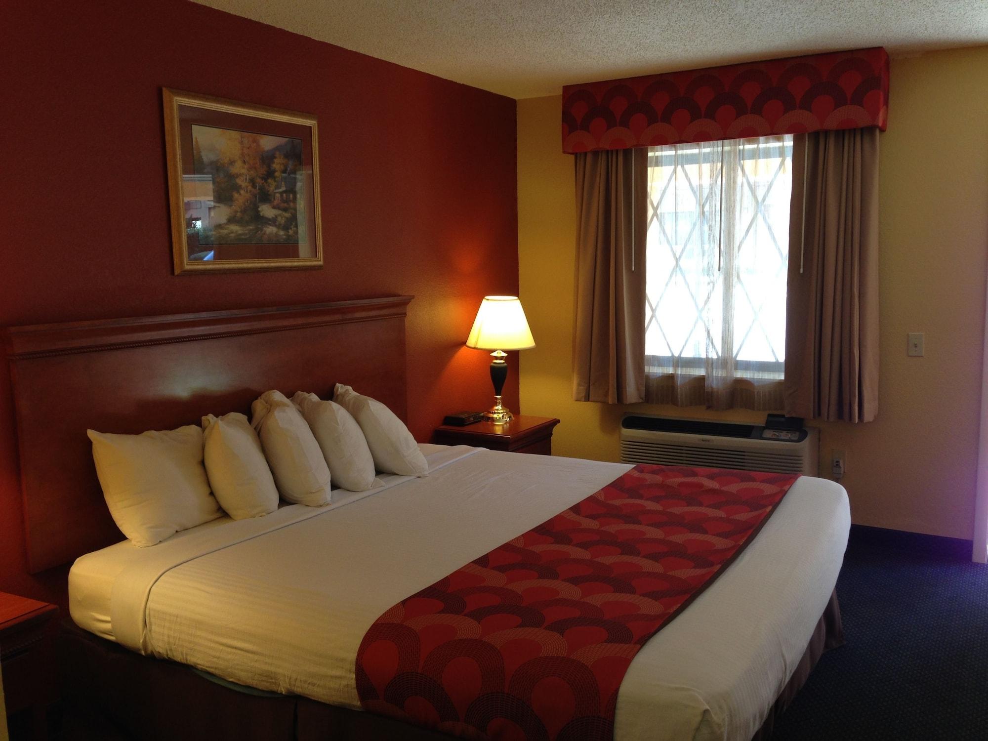 Super 8 By Wyndham Downtown Gatlinburg At Convention Center Hotel Bagian luar foto