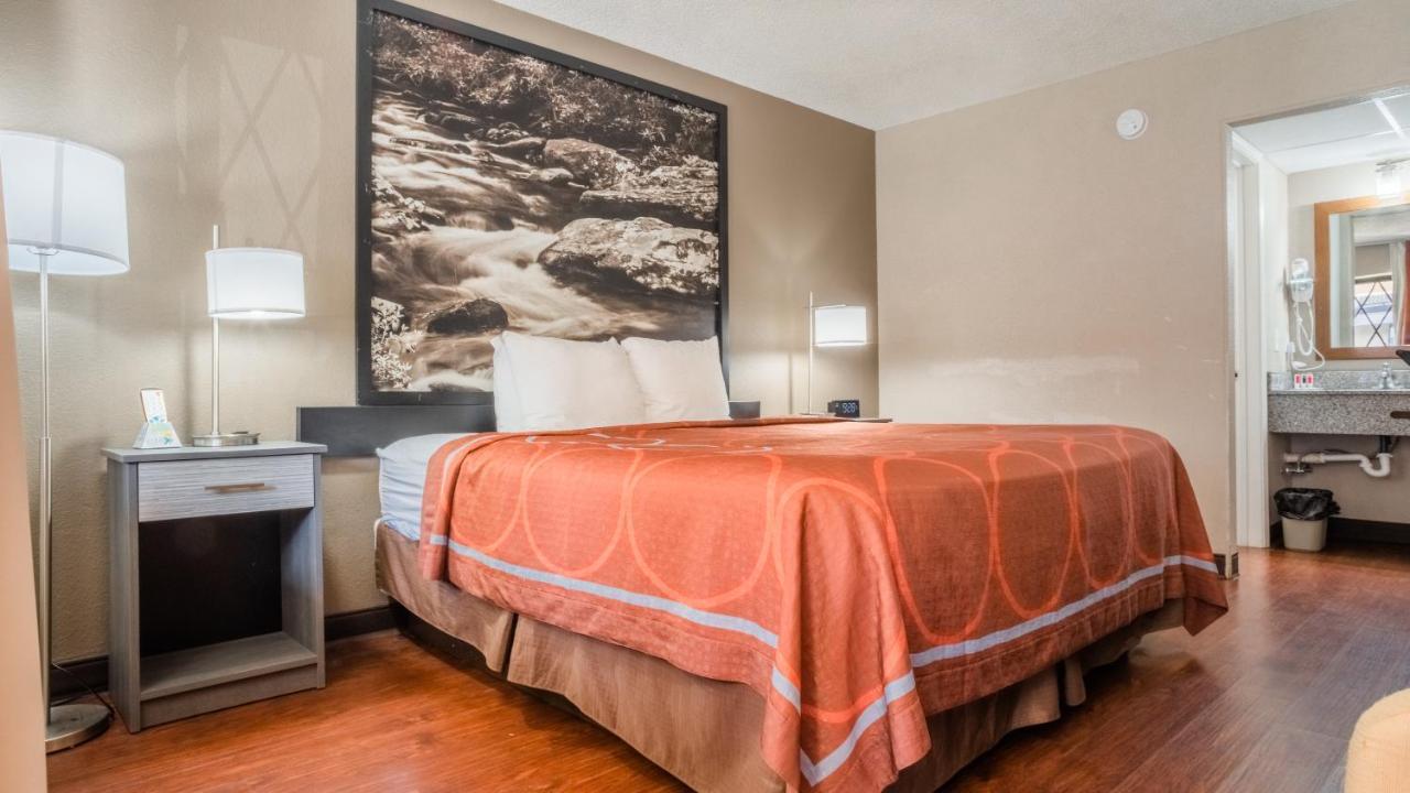Super 8 By Wyndham Downtown Gatlinburg At Convention Center Hotel Bagian luar foto