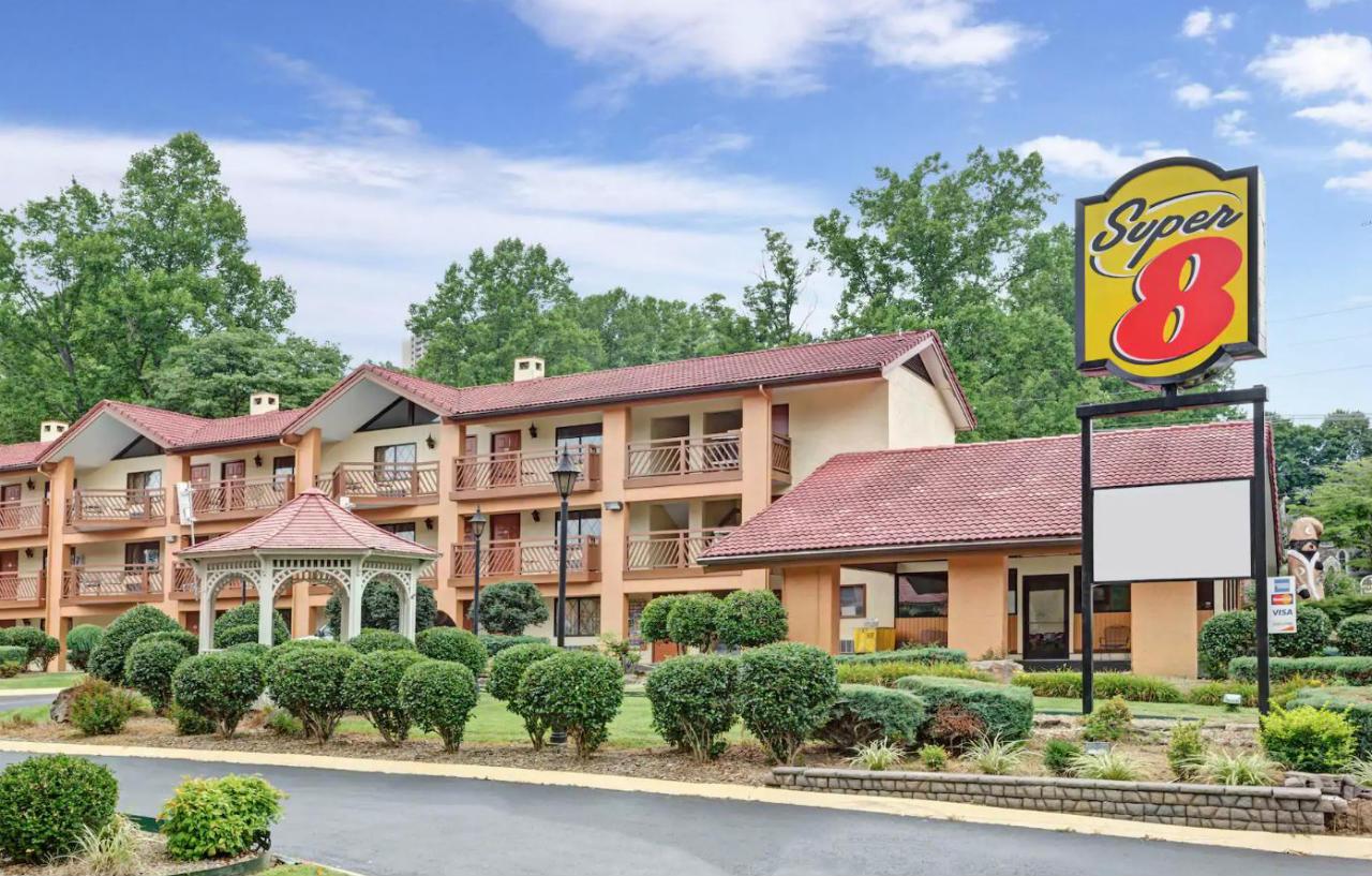 Super 8 By Wyndham Downtown Gatlinburg At Convention Center Hotel Bagian luar foto